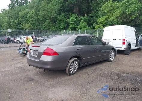 2006 Honda Accord 3.0 Ex z USA, uszkodzony, nr VIN 1HGCM66536A008072